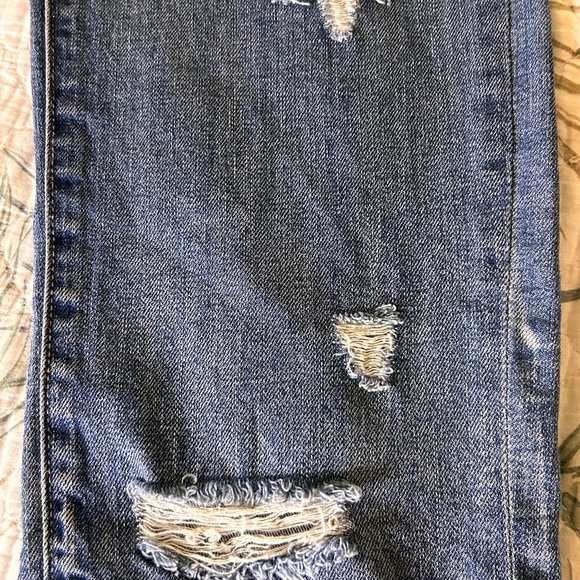 Natural Reflections Women’s Size 12, Vintage Reunion patched distress  jeans - Picture 5 of 6